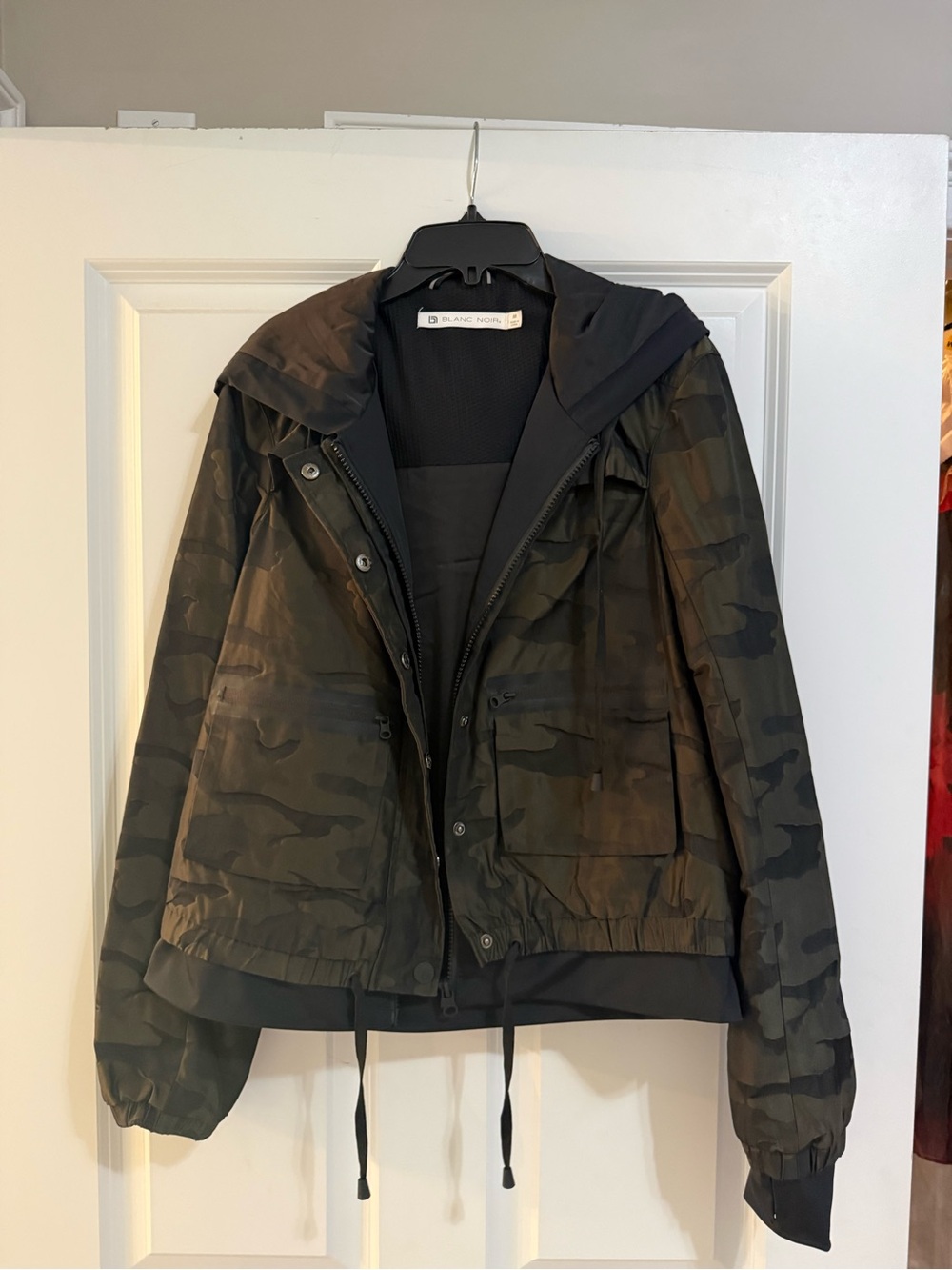 Blanc noir Camo Hooded Jacket in Olive Green and Black size medium like new